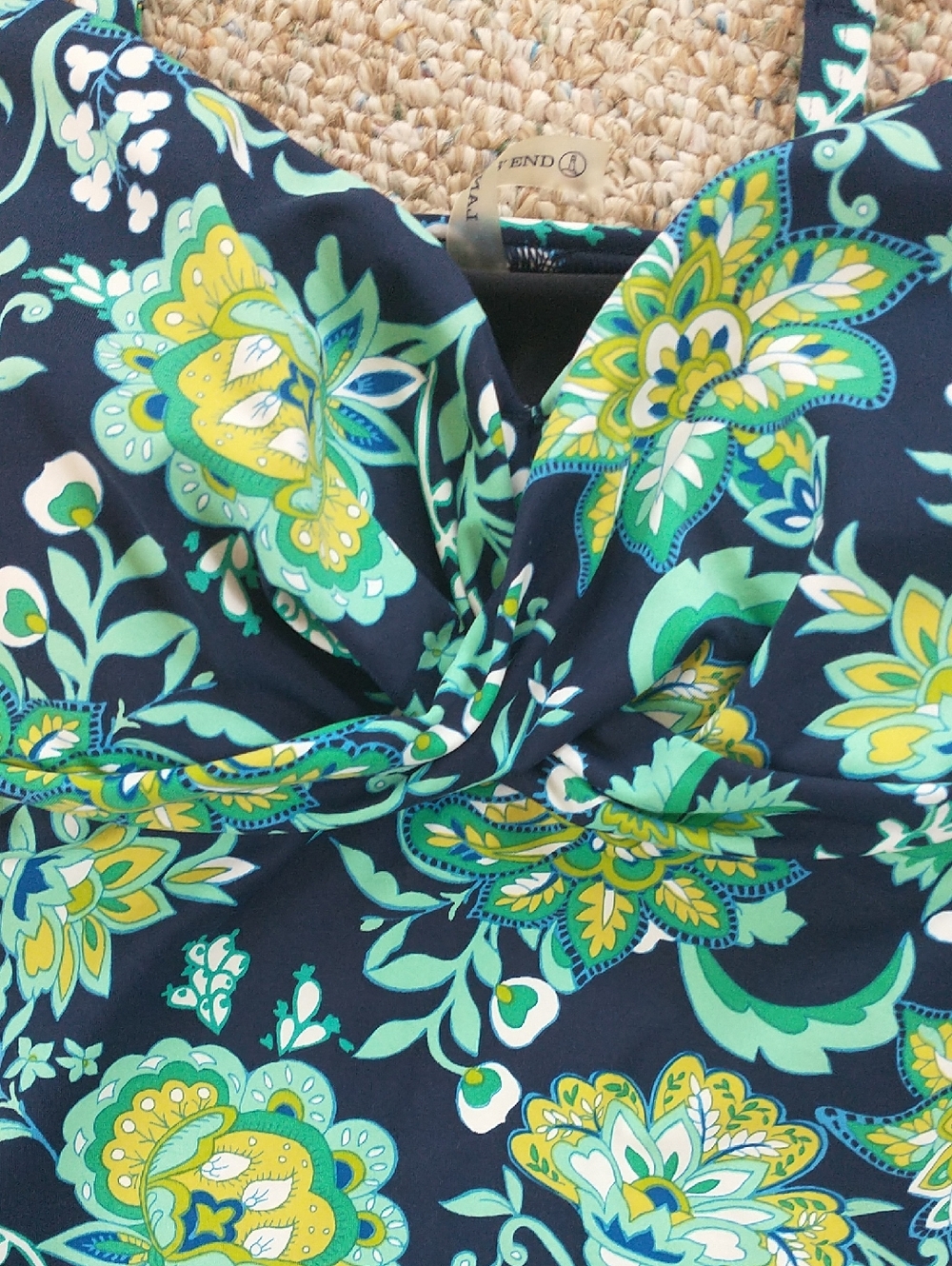 Lands’ End Surplice Twist Front Underwire Tankini top 12 - Picture 2 of 6
